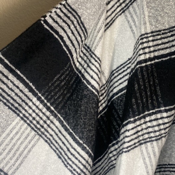 Express plaid striped windowpane one size hooded womens poncho top arm hole - Picture 4 of 11